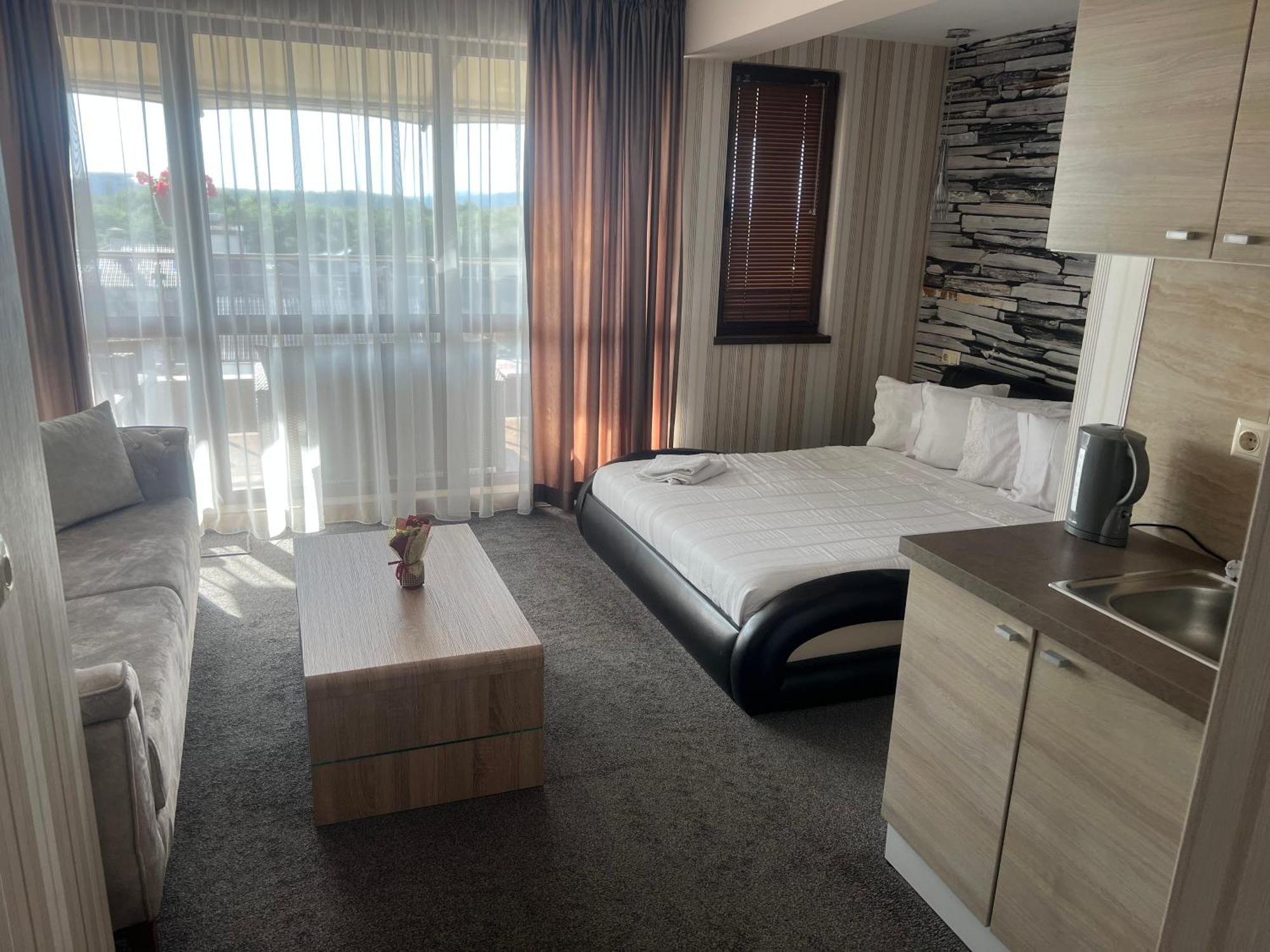 Hotel Lazur คีตาน ภายนอก รูปภาพ