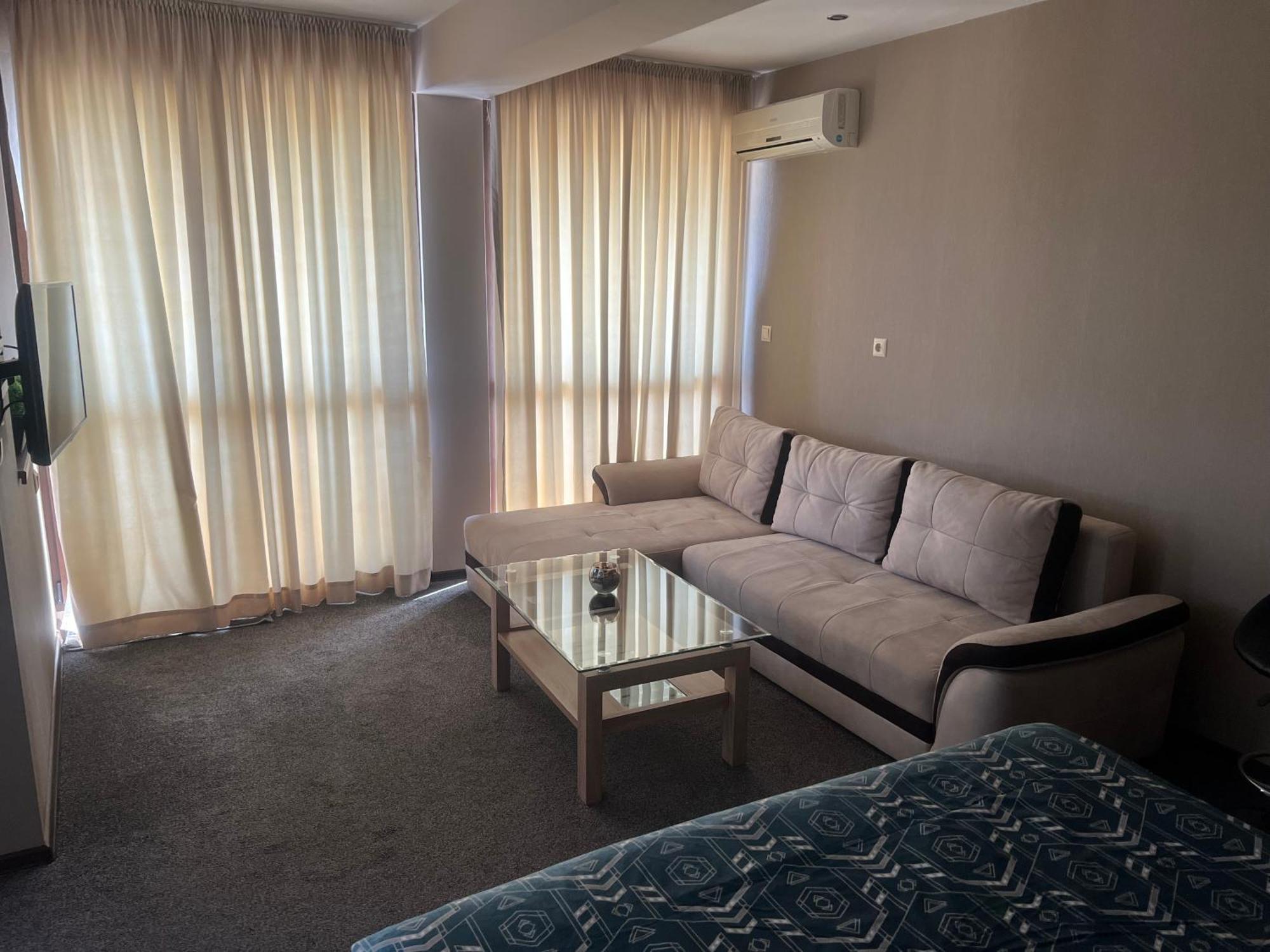 Hotel Lazur คีตาน ภายนอก รูปภาพ
