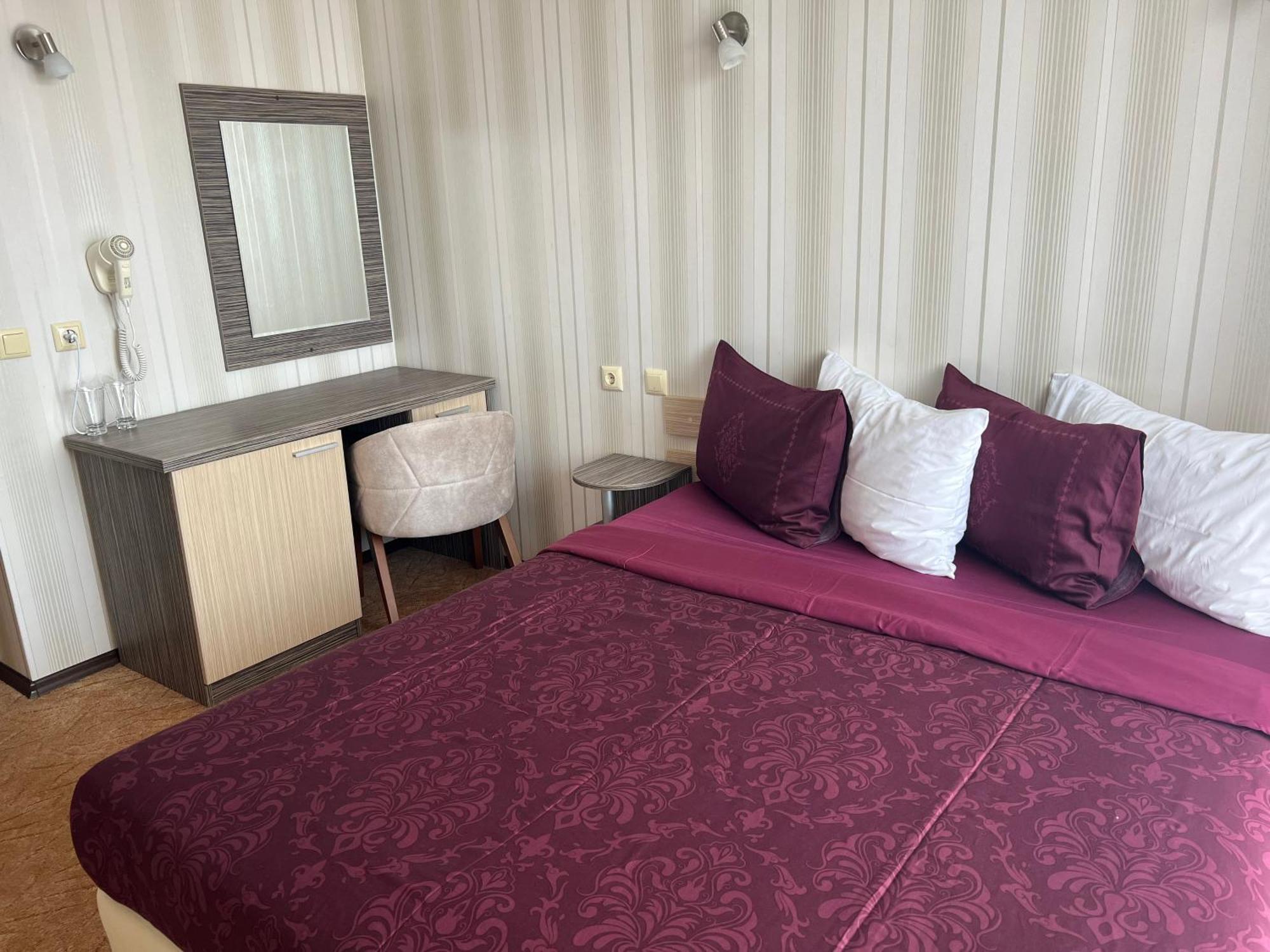 Hotel Lazur คีตาน ภายนอก รูปภาพ