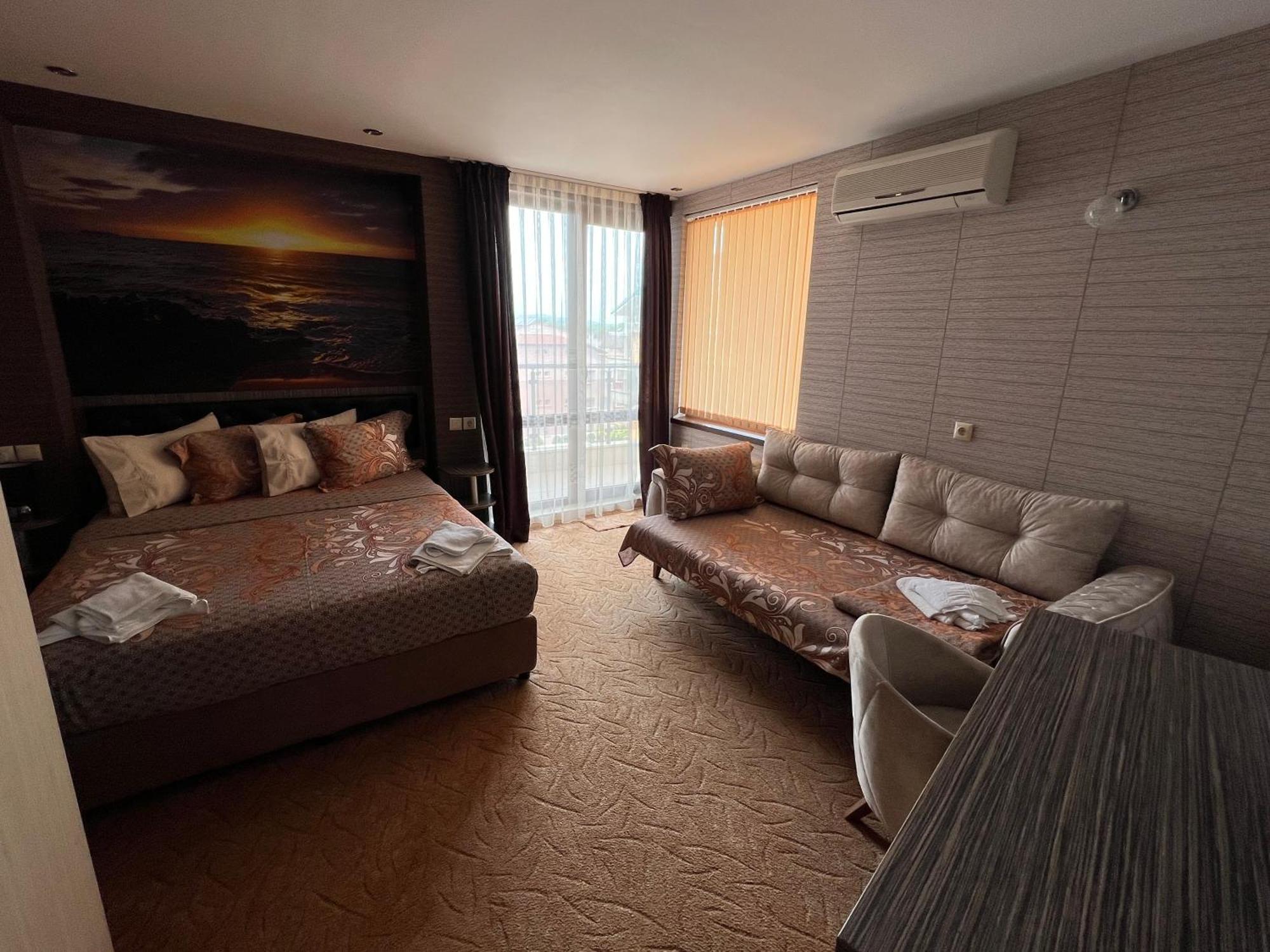 Hotel Lazur คีตาน ภายนอก รูปภาพ