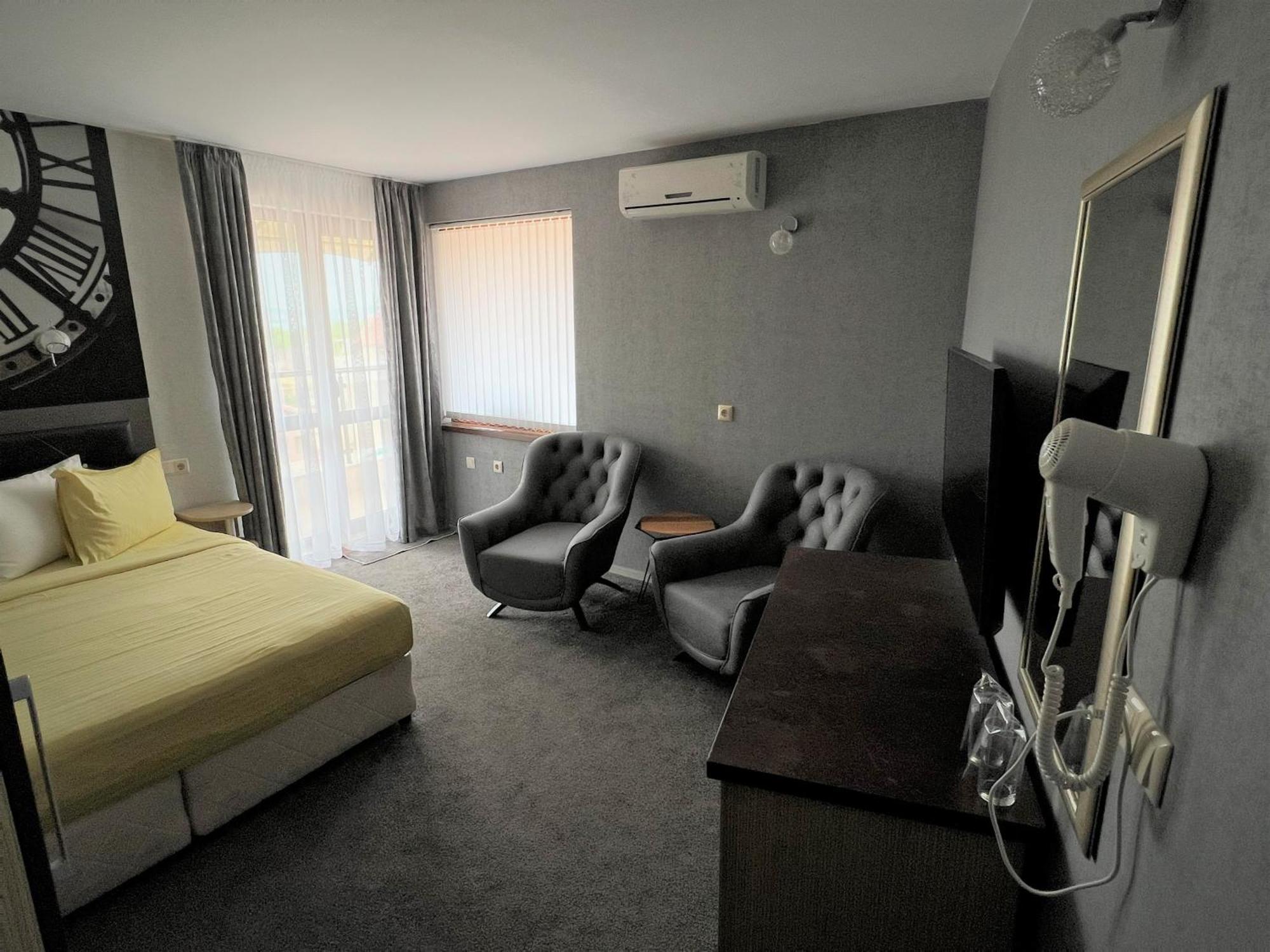 Hotel Lazur คีตาน ภายนอก รูปภาพ